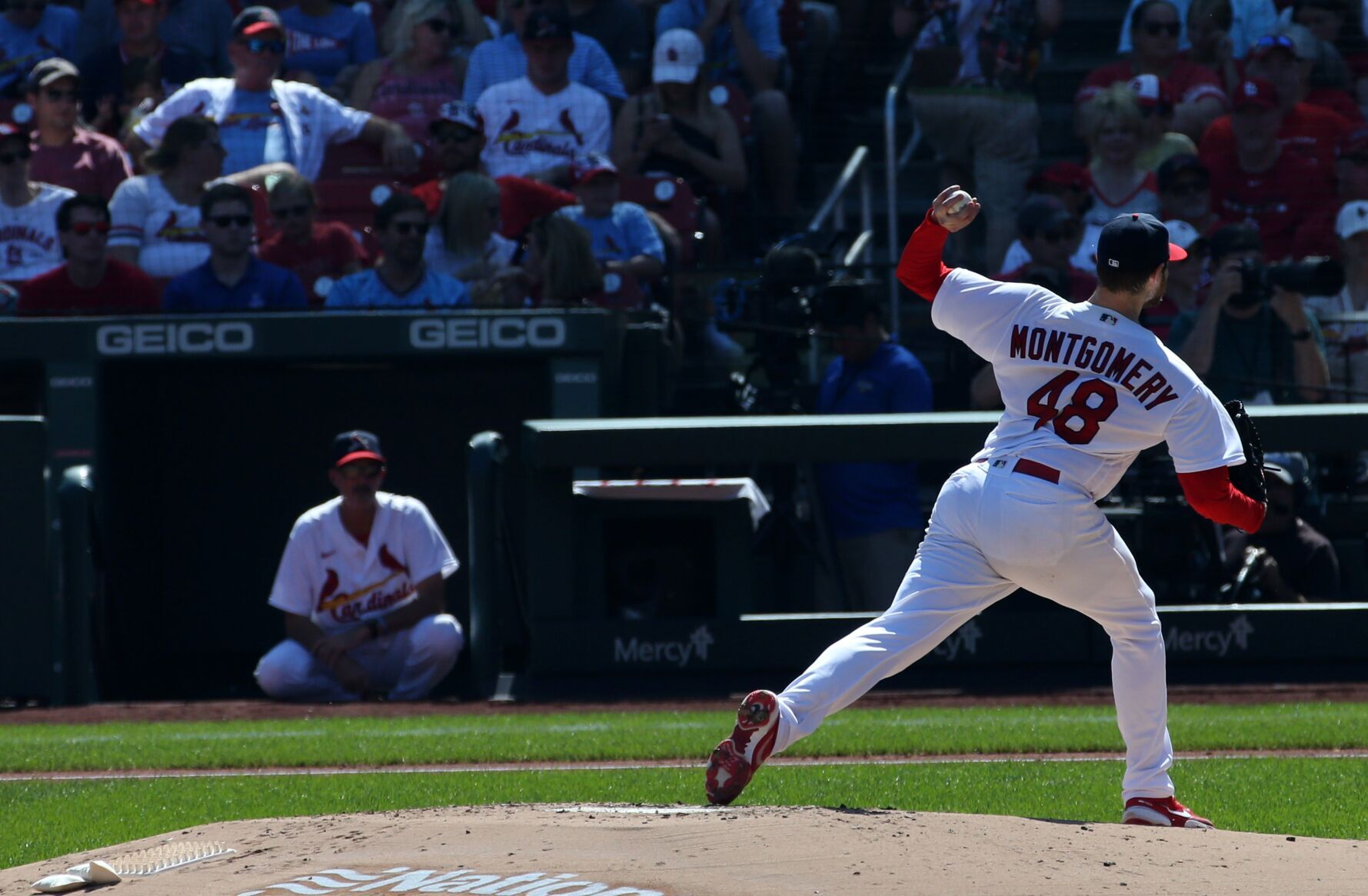 Pujols stays at 698, Reds beat Cards 3-0